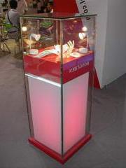 英国彼尼达光学光电设备展柜
